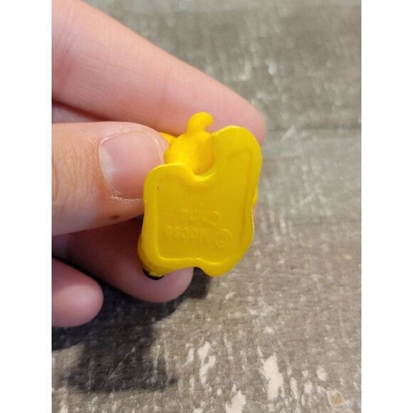 Moose Yellow dog scary barf throw up toy figure - Picture 5 of 5